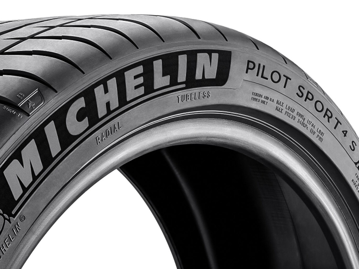 Michelin Pilot Sport 4 225/45 R17